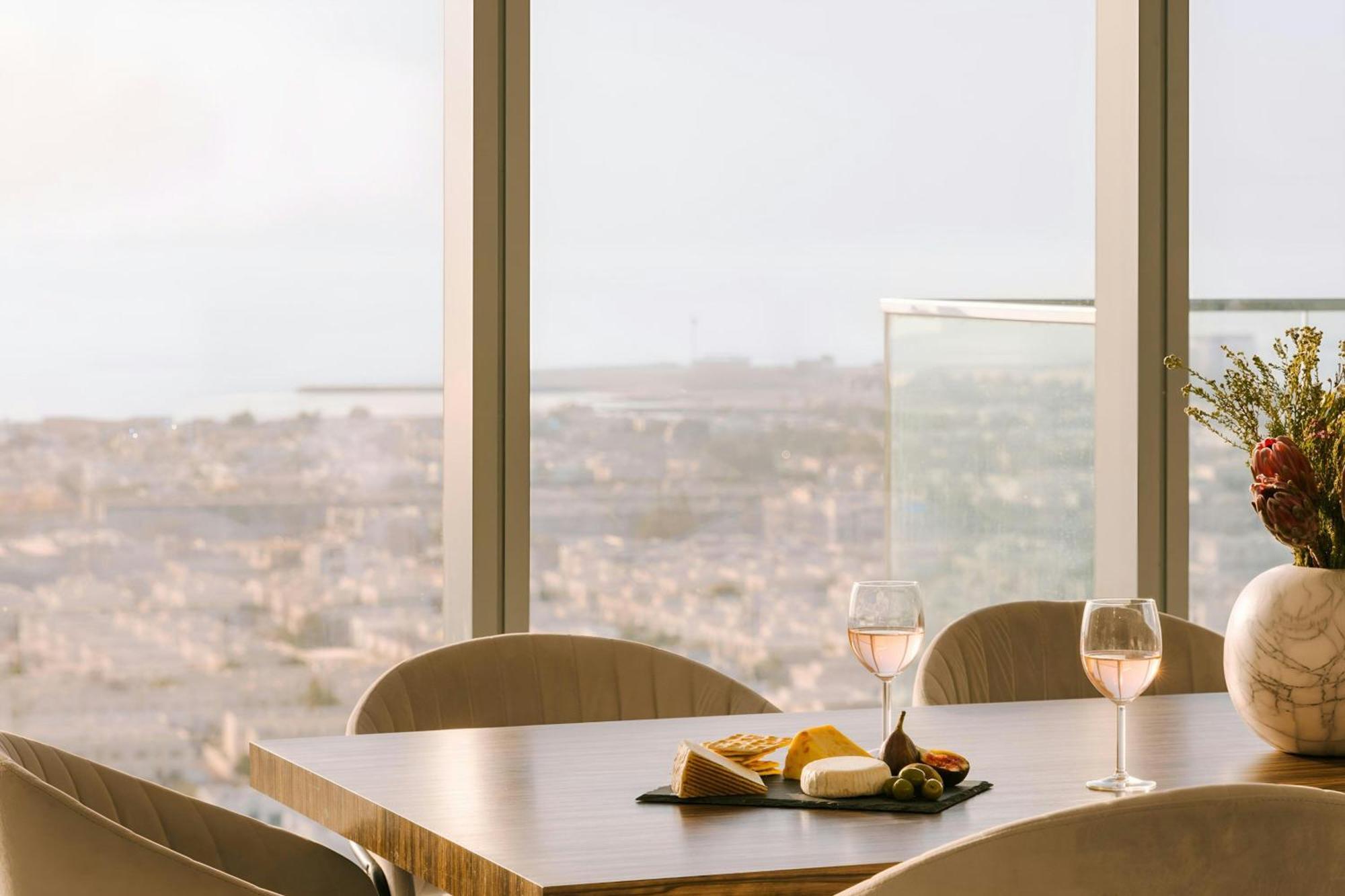 Sonder By Marriott Bonvoy Downtown Towers Aparthotel